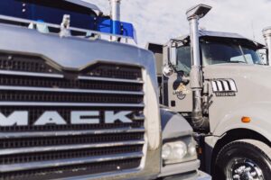 Mack Trident Body Truck Hire Gold Coast Brisbane 2