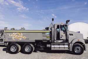 Mack Trident Body Truck Hire Gold Coast Brisbane 4