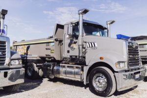 Mack Trident Body Truck Hire Gold Coast Brisbane 8